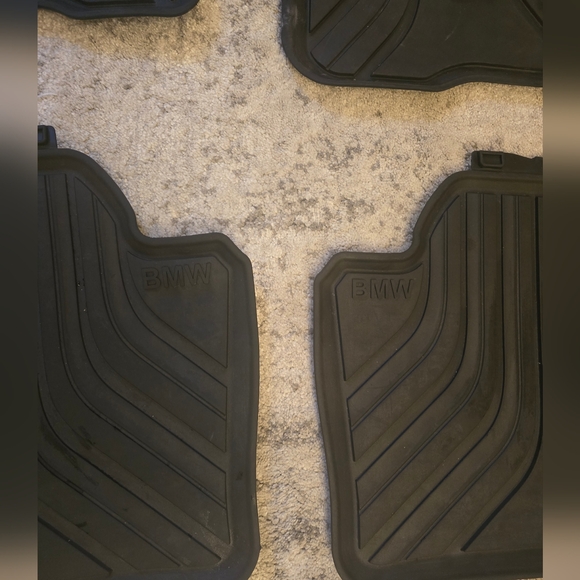 Authentic BMW 3 Series Rubber Mats like new - Picture 3 of 7